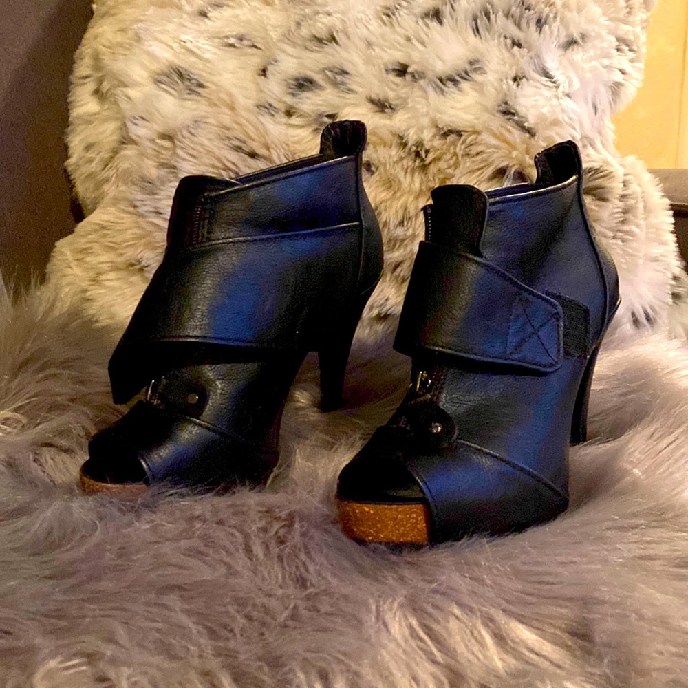 VeraWang Heels